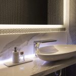Laminam_Bathroom_Bianco-Statuario-Venato-Lucidato-scaled-e1615396326861