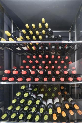 LifeStyle & Arch Taberna BeHer en Pza Ayto. Valencia 16 ·