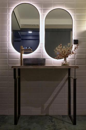 LifeStyle & Arch Taberna BeHer en Pza Ayto. Valencia 16 ·