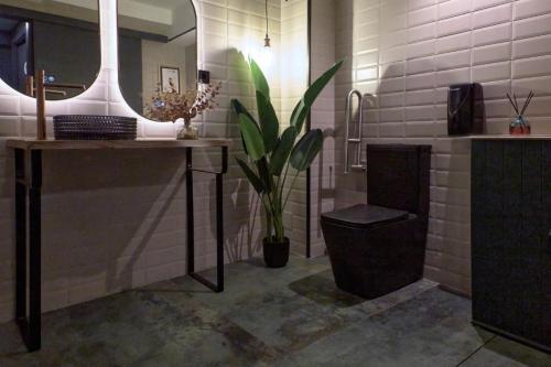 LifeStyle & Arch Taberna BeHer en Pza Ayto. Valencia 16 ·