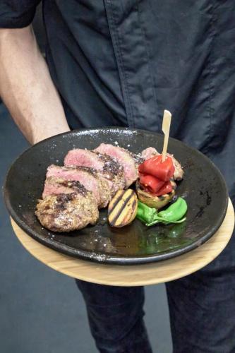 LifeStyle & Arch Taberna BeHer en Pza Ayto. Valencia 16 ·